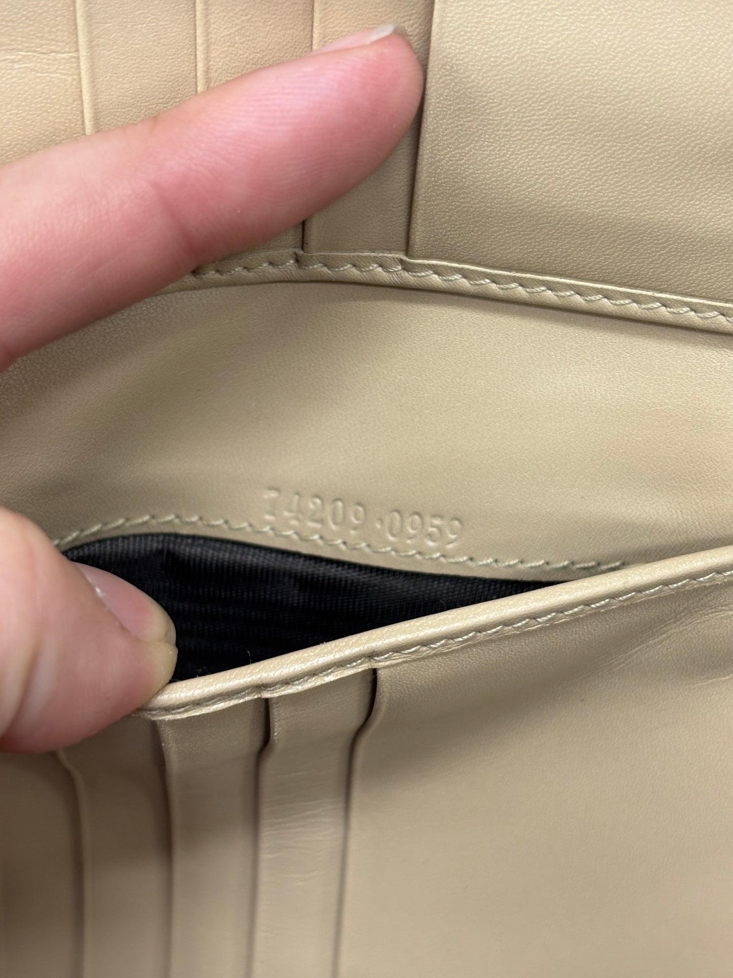 Vintage Gucci GG Canvas Bifold Beige Wallet