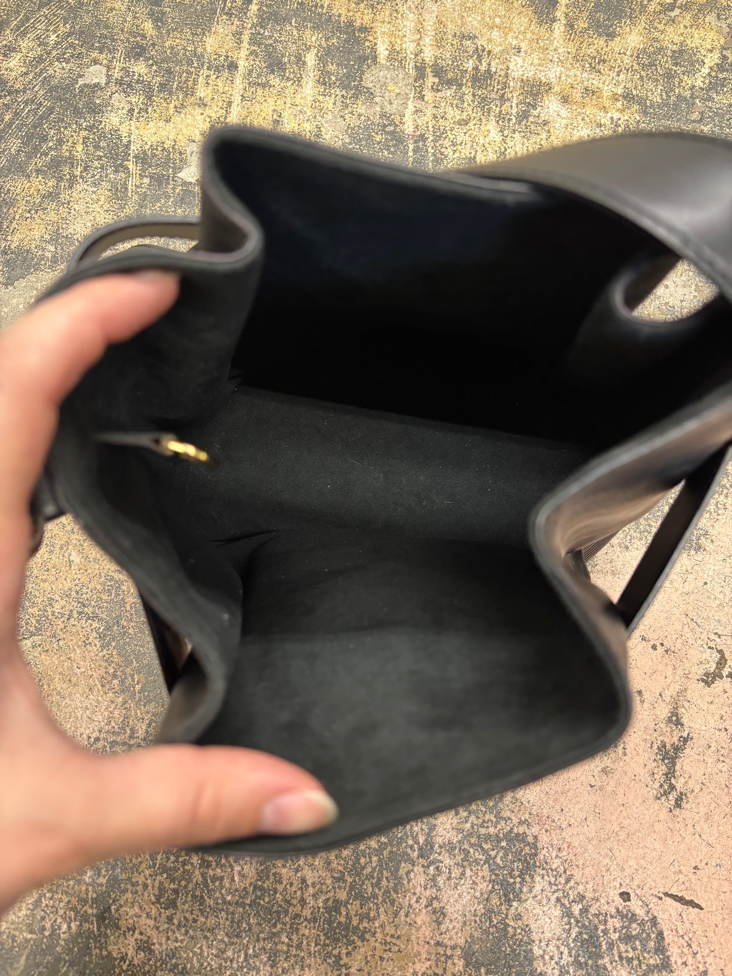 Louis Vuitton Black Sac d’Epaule Bucket Shoulder Bag in Epi Leather