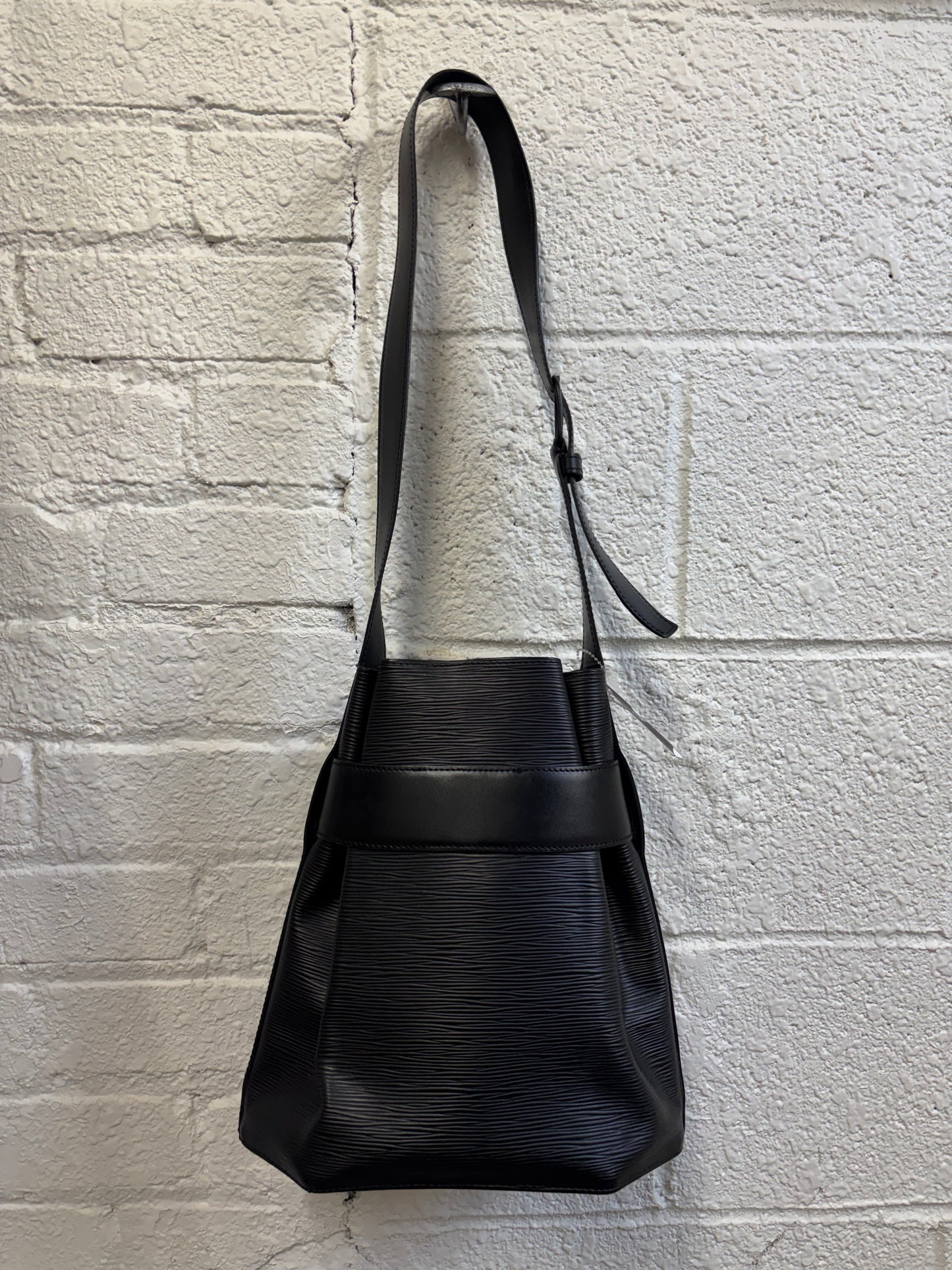 Louis Vuitton Black Sac d’Epaule Bucket Shoulder Bag in Epi Leather