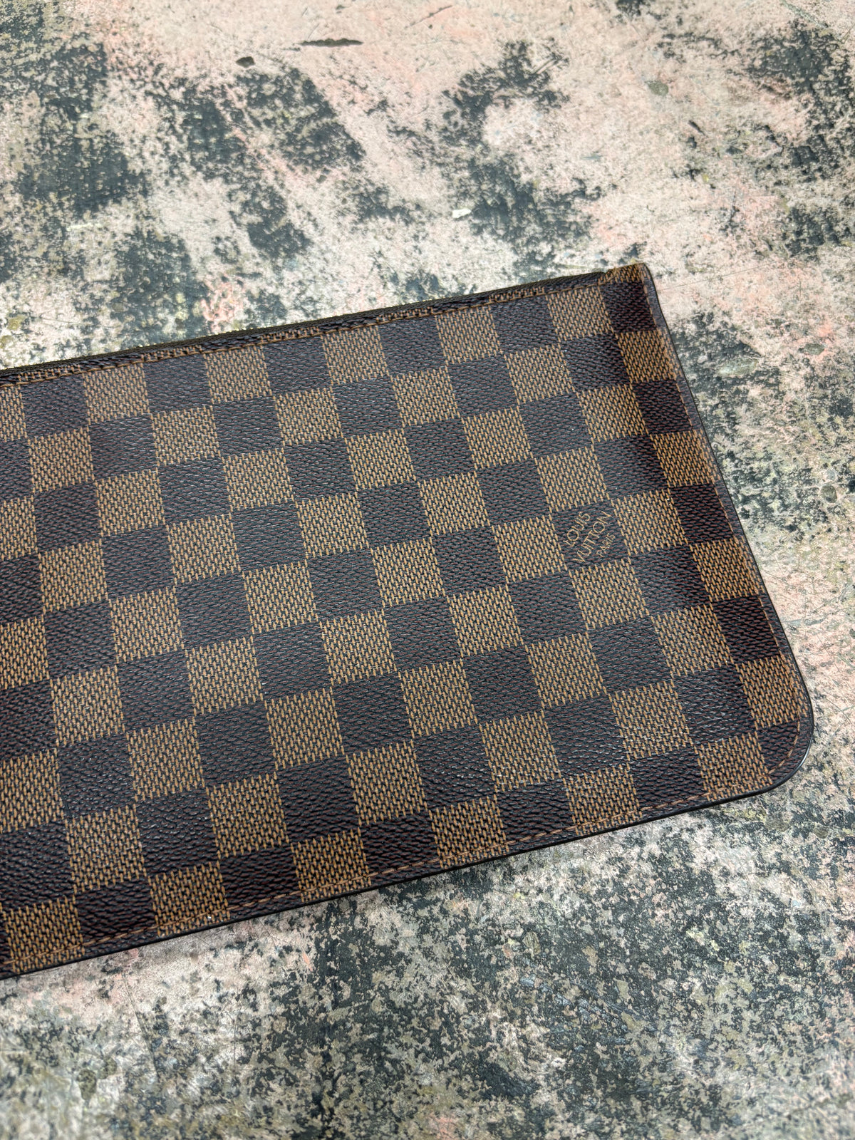 Louis Vuitton Neverfull MM Pouch Damier Ebene Wristlet Clutch in Brown