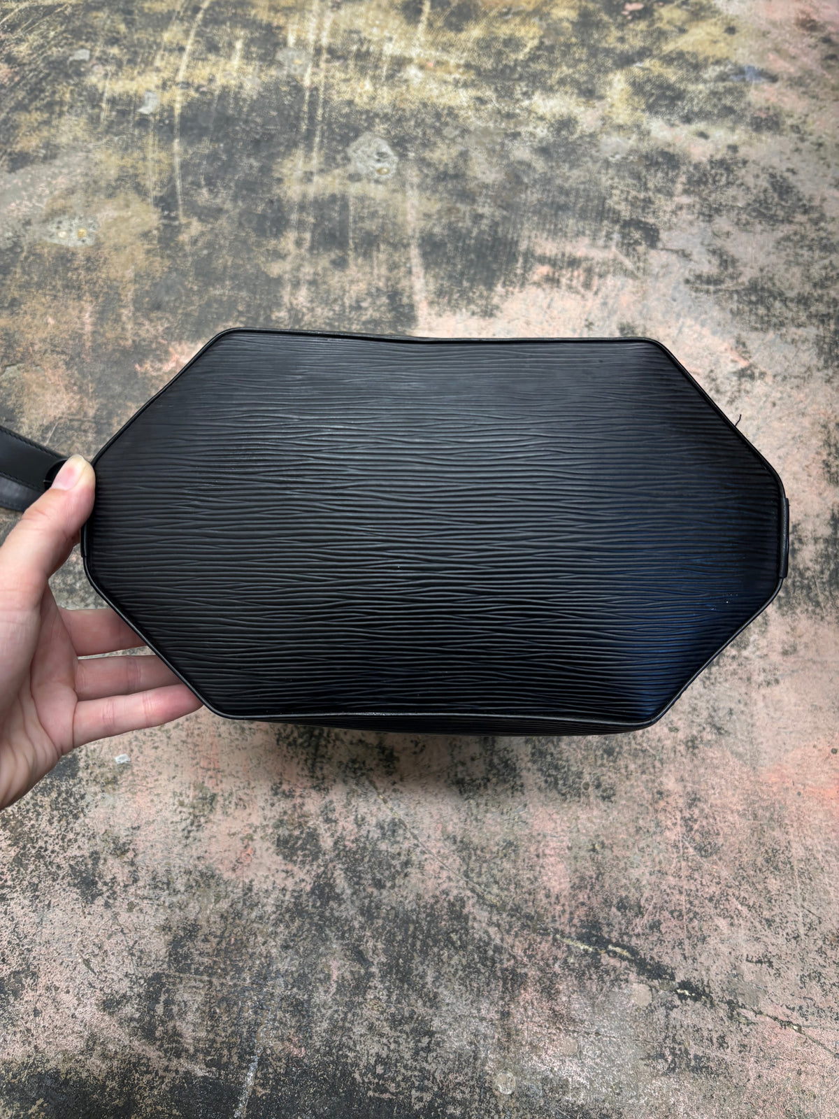 Louis Vuitton Black Sac d’Epaule Bucket Shoulder Bag in Epi Leather