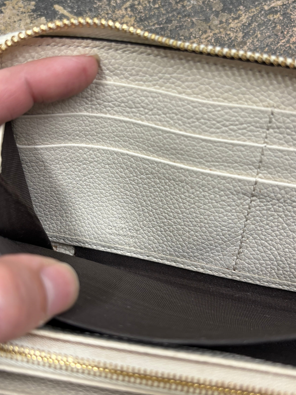 Gucci Zumi Zip Off White Wallet