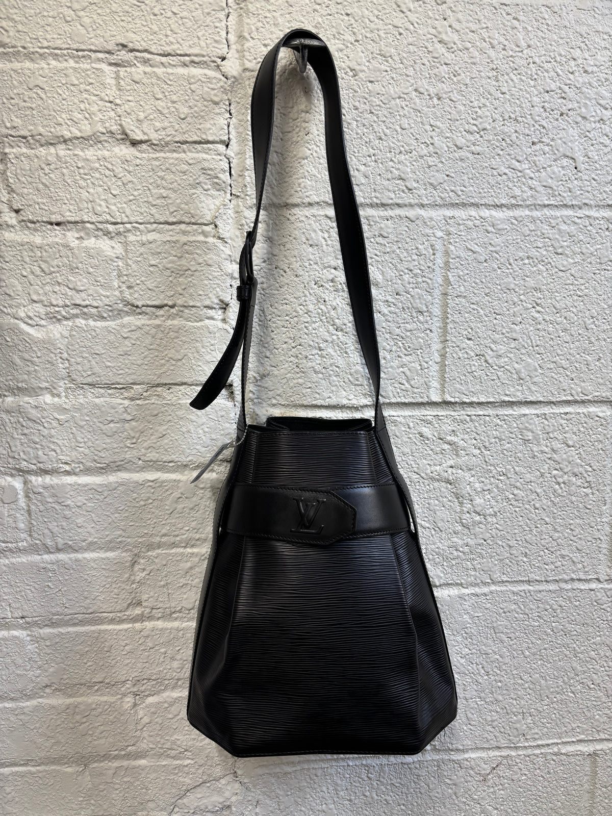 Louis Vuitton Black Sac d’Epaule Bucket Shoulder Bag in Epi Leather