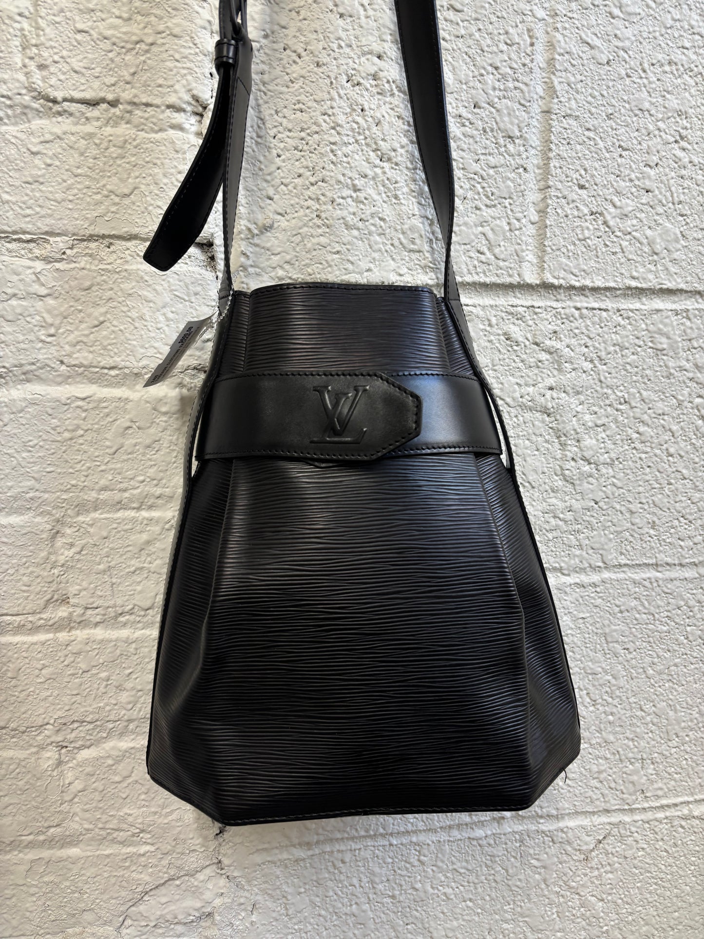 Louis Vuitton Black Sac d’Epaule Bucket Shoulder Bag in Epi Leather