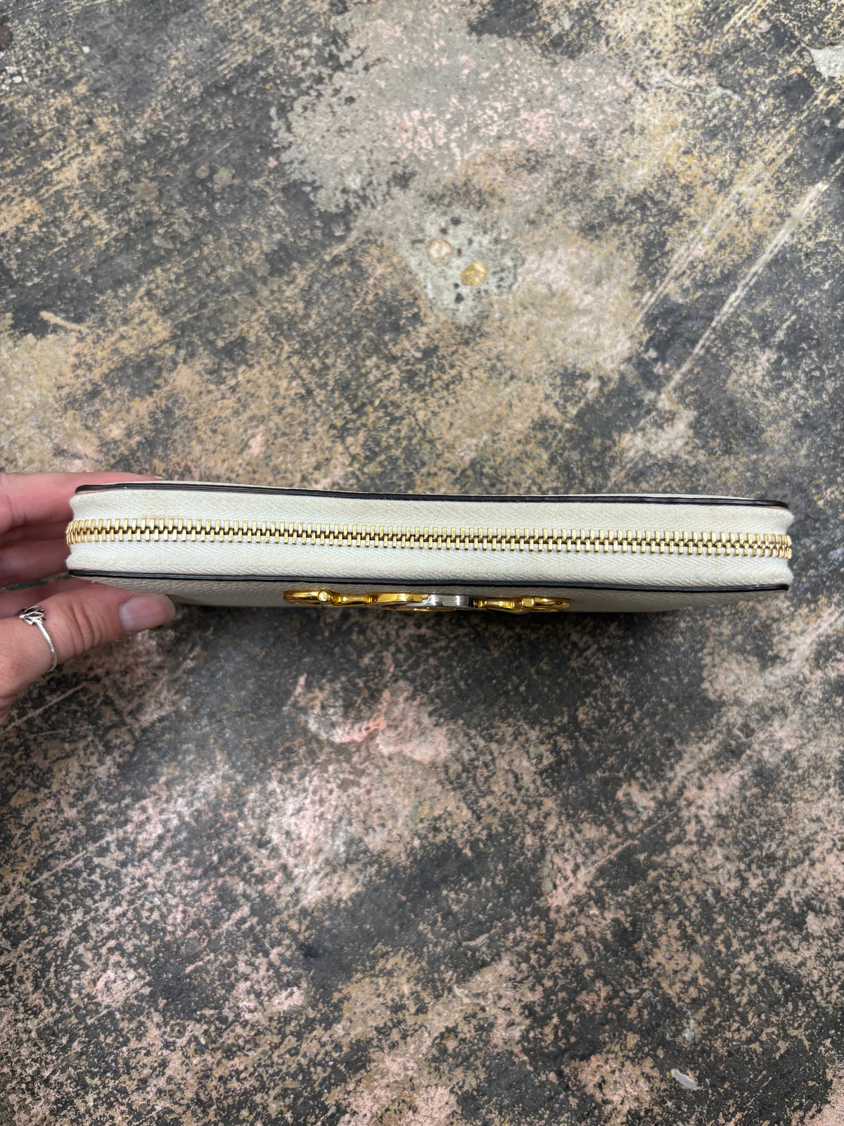 Gucci Zumi Zip Off White Wallet