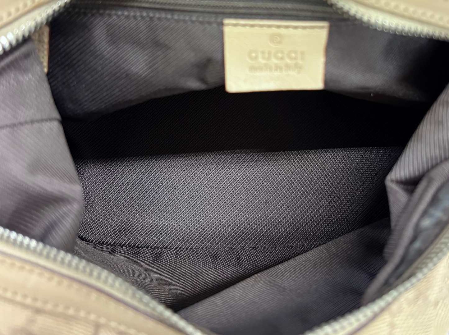 Gucci Clasp Hobo Shoulder Bag in Beige GG Canvas